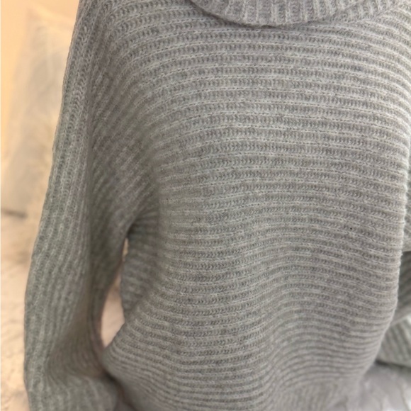 Leith Soft Gray Knit Pullover - Picture 4 of 11